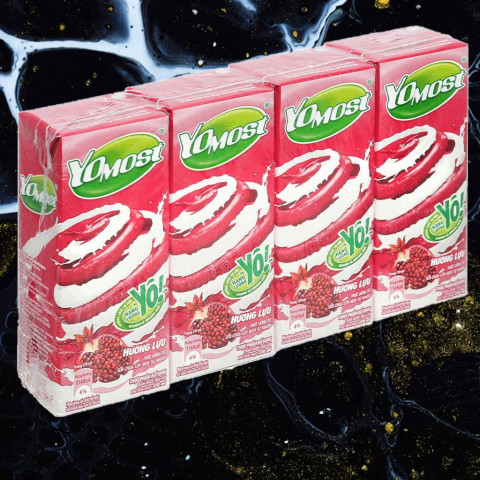 Sữa chua lên men tự nhiên vị lựu YoMost 170ml