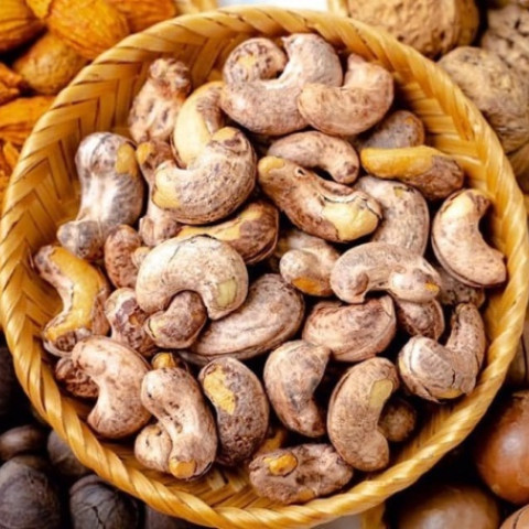 Hạt điều rang còn vỏ lụa 500gr