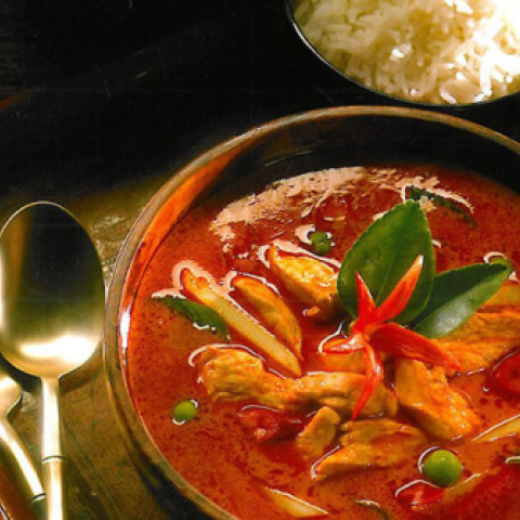 Cà ri đỏ Thái Mae Ploy Red Curry Paste 380g