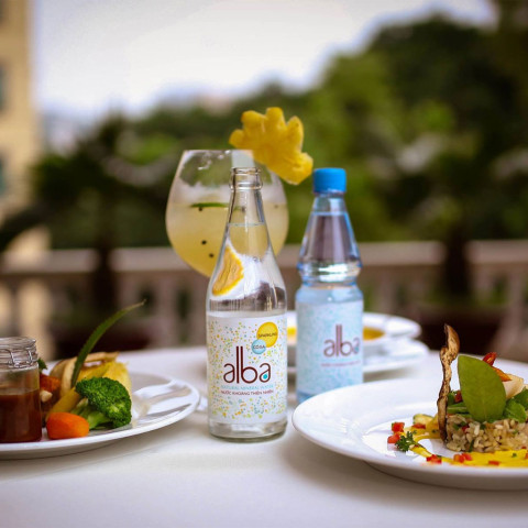 Nước Khoáng Có Ga Chai Thuỷ Tinh Alba 450ml