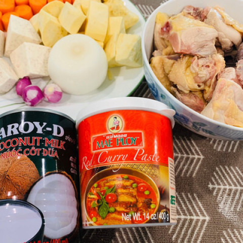 Cà ri đỏ Thái Mae Ploy Red Curry Paste 380g