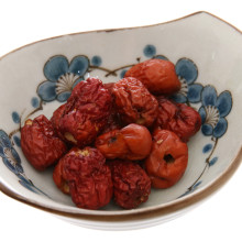 Táo đỏ khô nguyên quả không hạt