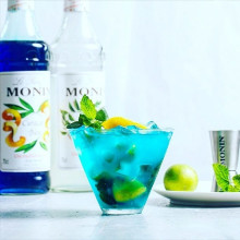 Siro cam Monin Blue Curacao Syrup 700ml